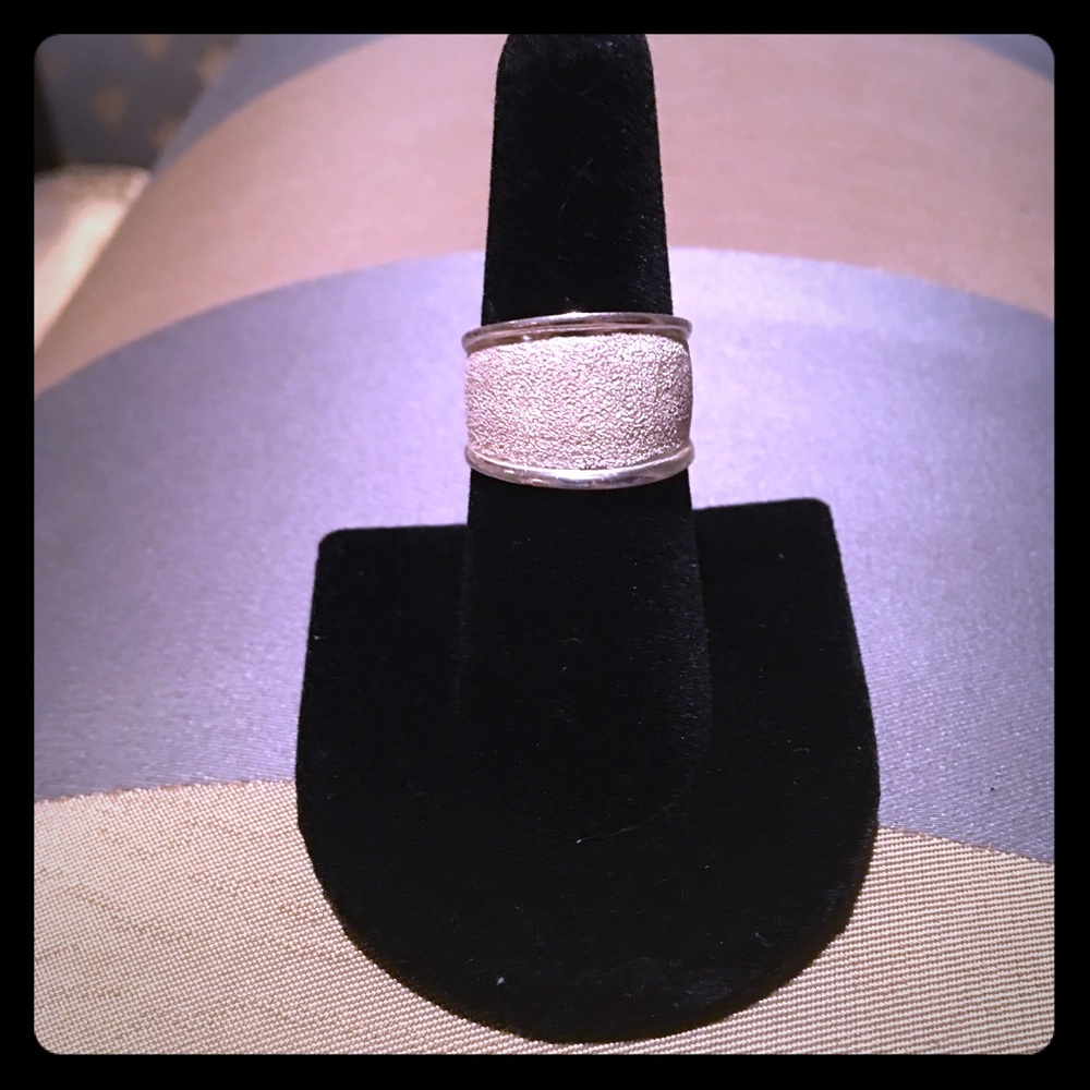 Sterling silver .925 ring.